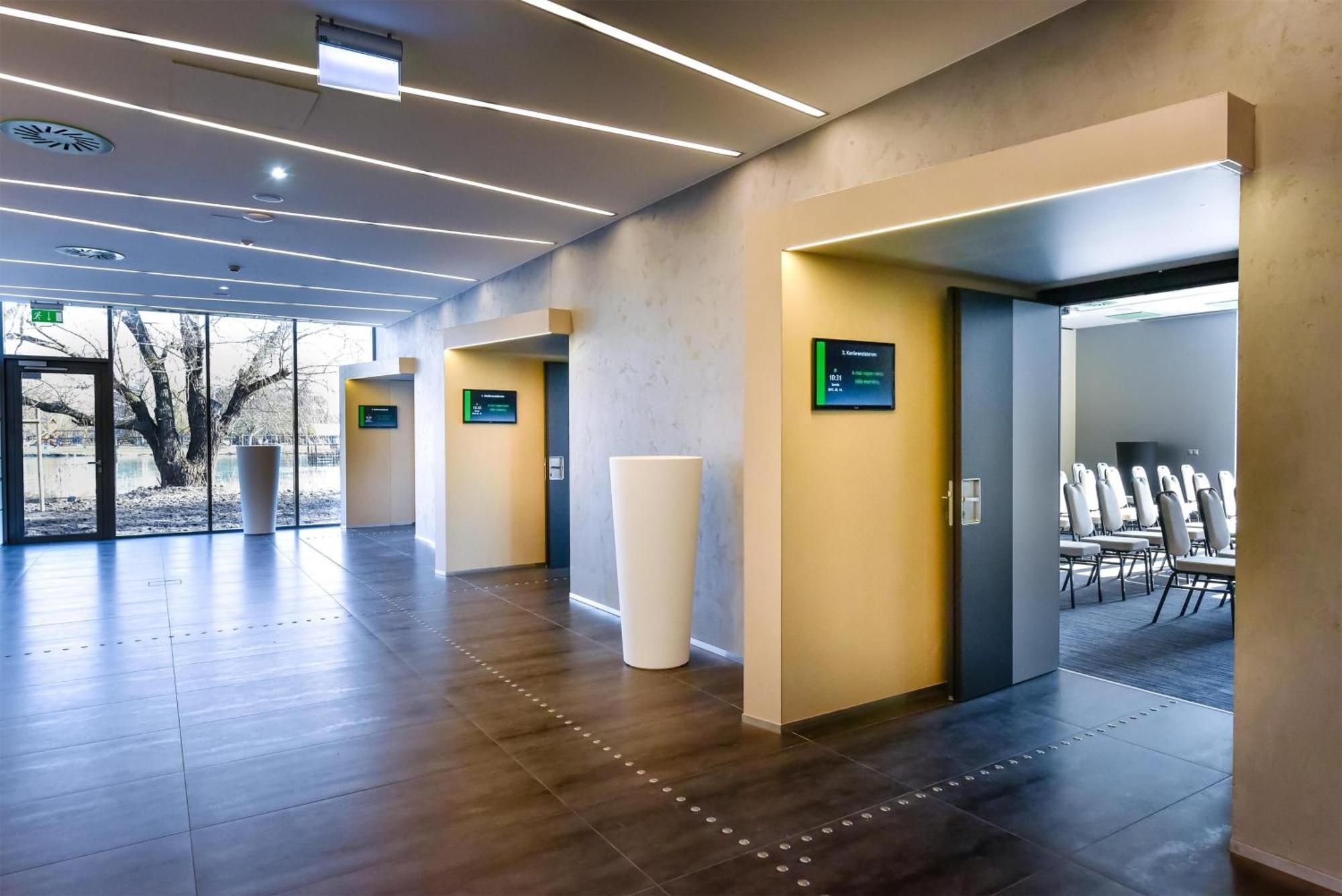 Best Western Plus Lakeside Hotel Székesfehérvár Екстериор снимка