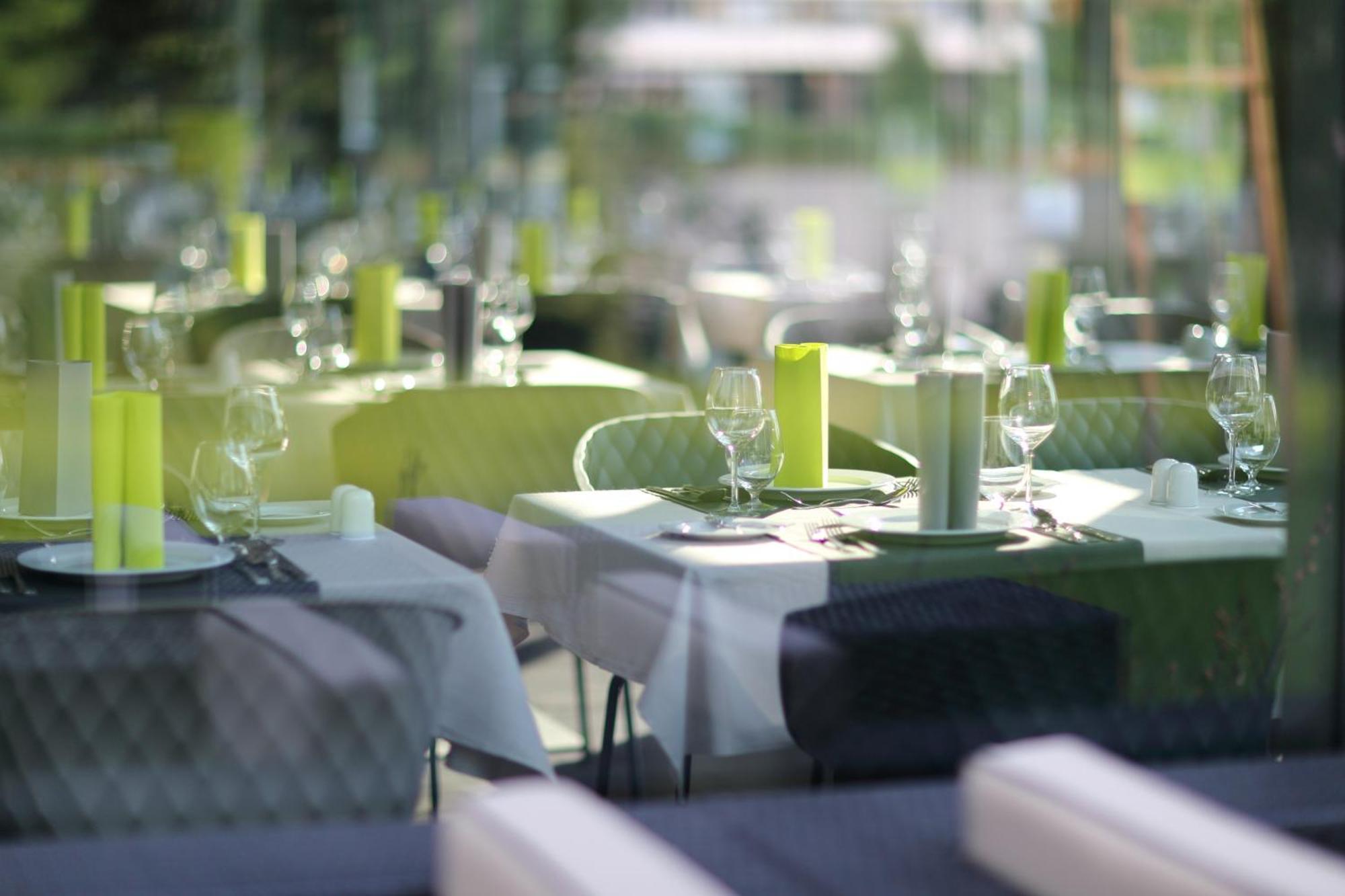 Best Western Plus Lakeside Hotel Székesfehérvár Екстериор снимка
