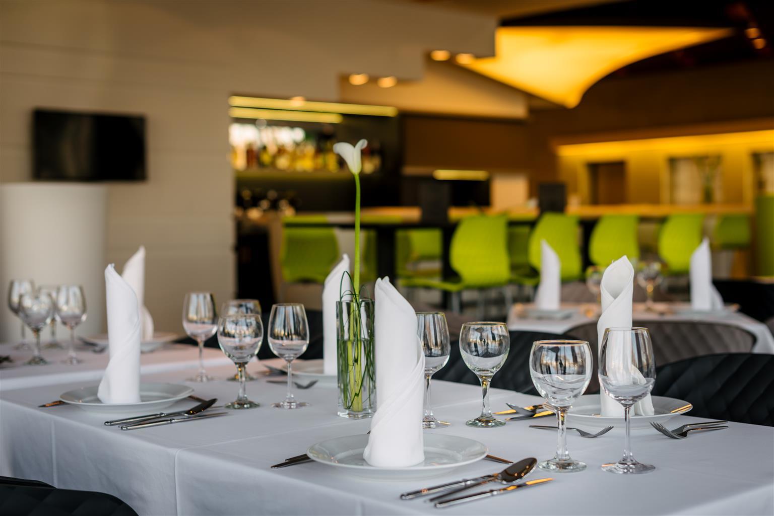 Best Western Plus Lakeside Hotel Székesfehérvár Екстериор снимка