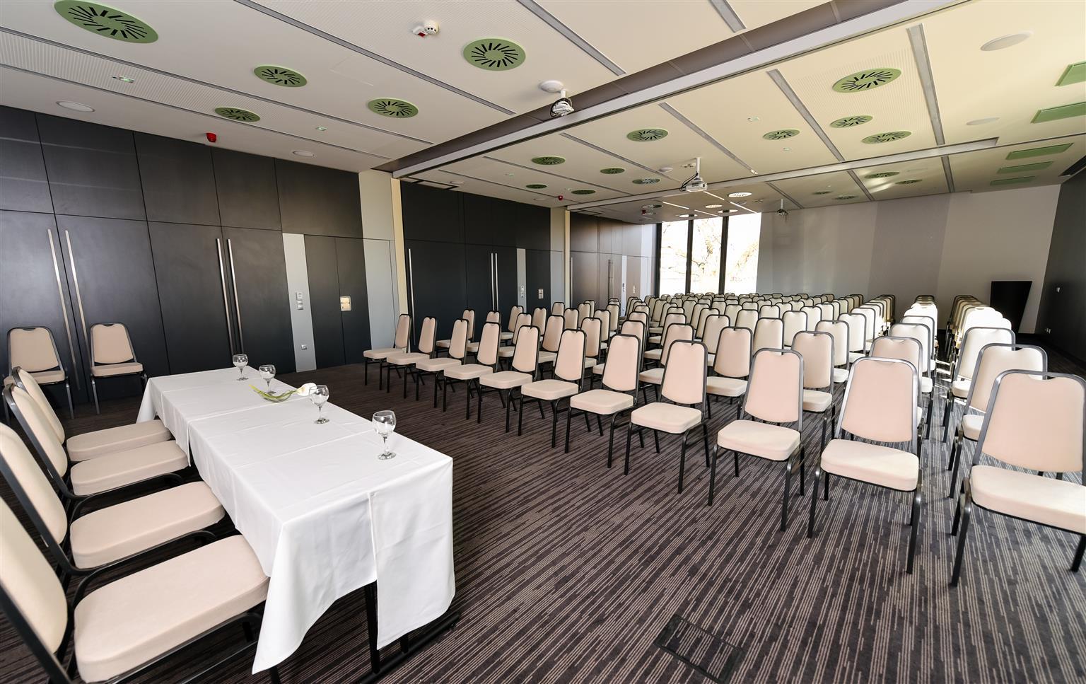 Best Western Plus Lakeside Hotel Székesfehérvár Екстериор снимка